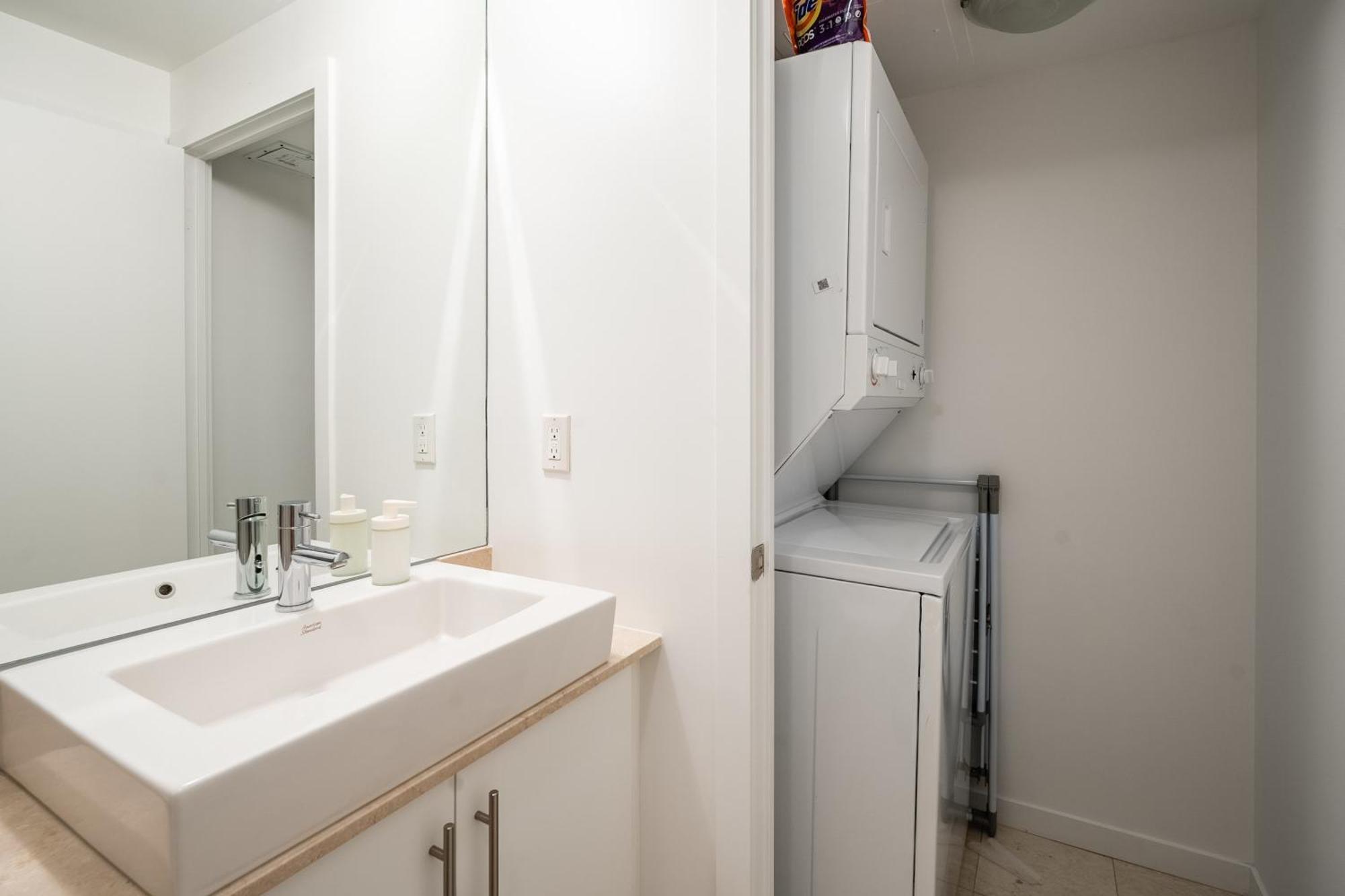 1Br Luxury Condo - Downtown 토론토 외부 사진