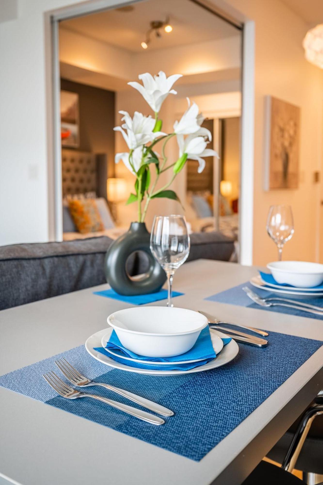 1Br Luxury Condo - Downtown 토론토 외부 사진