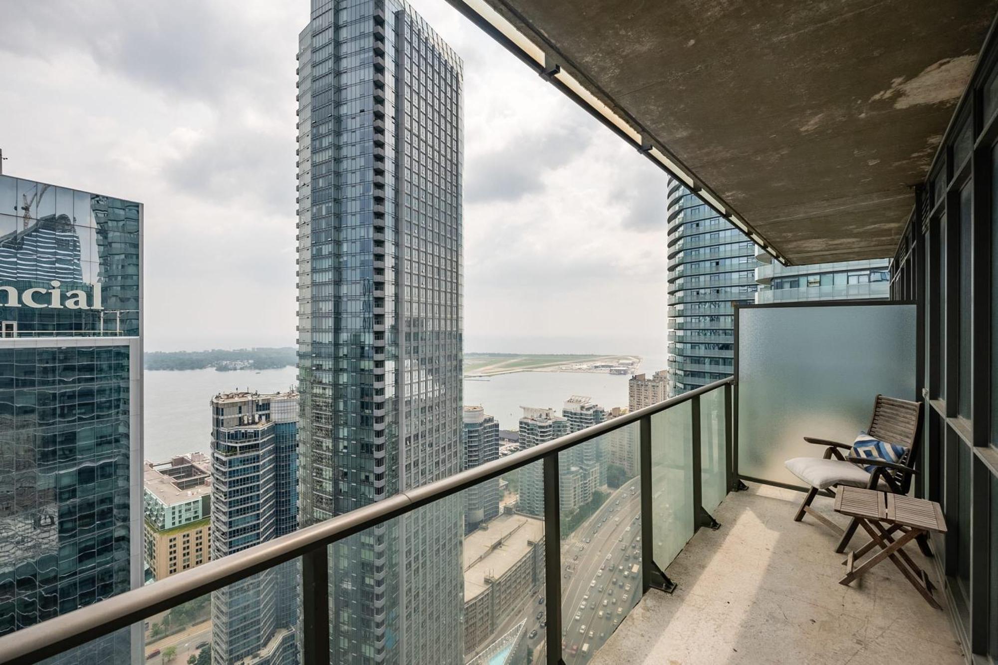 1Br Luxury Condo - Downtown 토론토 외부 사진